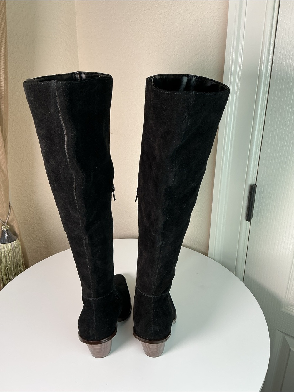 NWOB House of Harlow 1960 Black Suede Knee High Heeled Boots - Size 8.5 - Picture 4 of 7